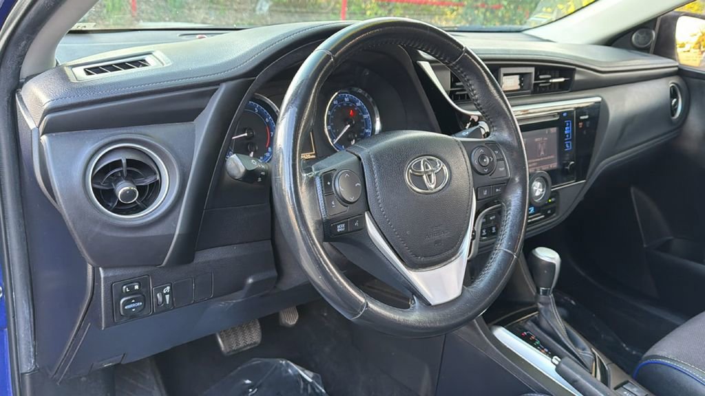 Used 2017 Toyota Corolla SE image 24