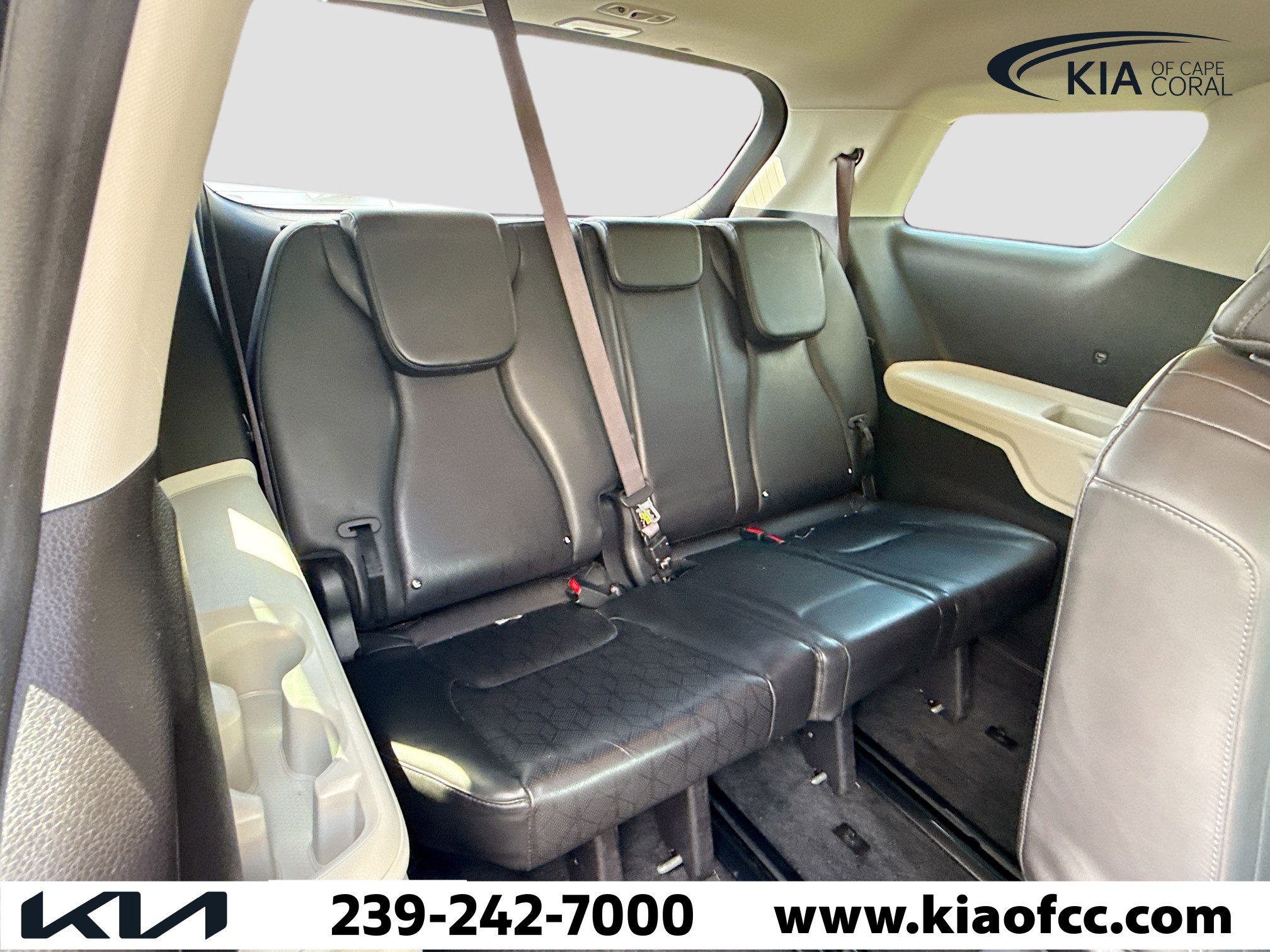 Used 2023 Kia Carnival LX image 20