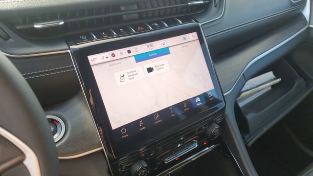 Certified 2023 Jeep Grand Cherokee L Limited w/ Trailer Tow Group (B) image 18