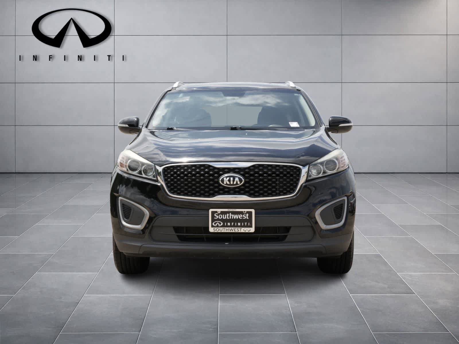 Used 2017 Kia Sorento FWD w/ LX Convenience Package image 2