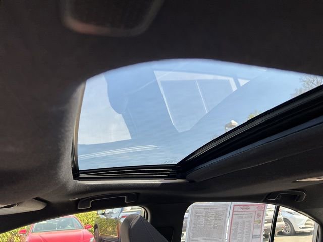 Used 2023 Toyota Corolla SE w/ SE Package image 29