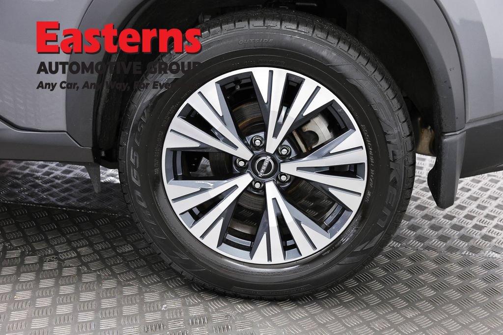 Used 2023 Nissan Rogue SV AWD/4WD image 33