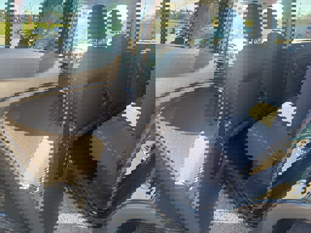 Used 2019 Volkswagen Tiguan S w/ Driver Assistance Package image 14