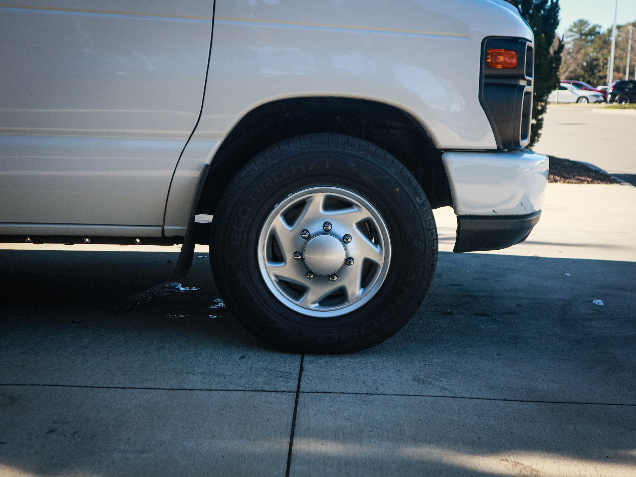 Used 2014 Ford E-250 and Econoline 250 Extended w/ Power Group image 13