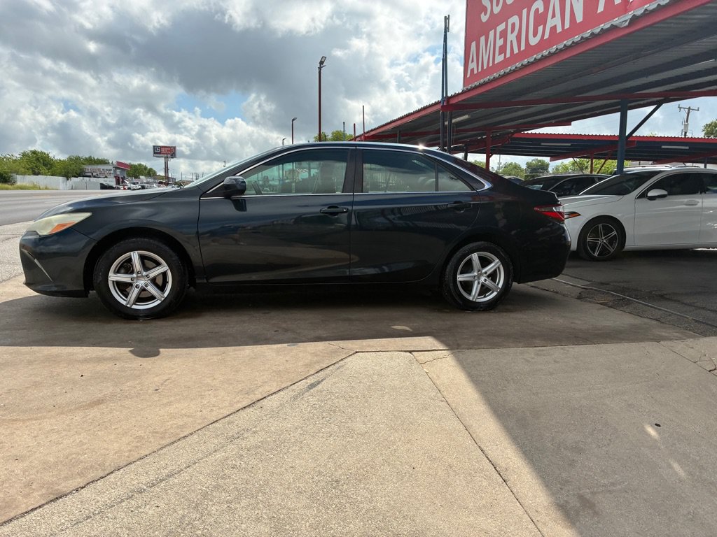 Used 2015 Toyota Camry LE FWD image 23