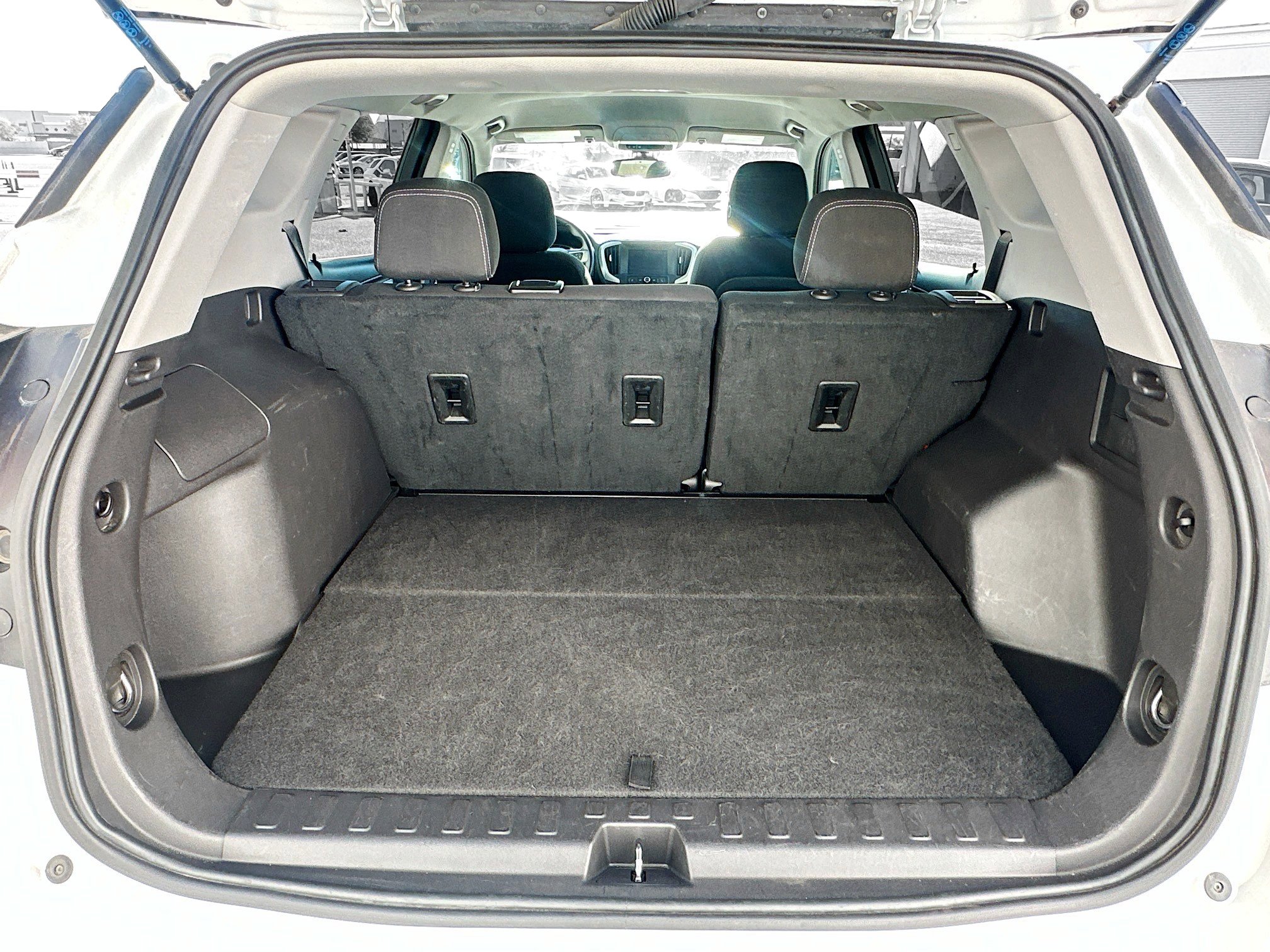 Used 2024 GMC Terrain SLE image 26