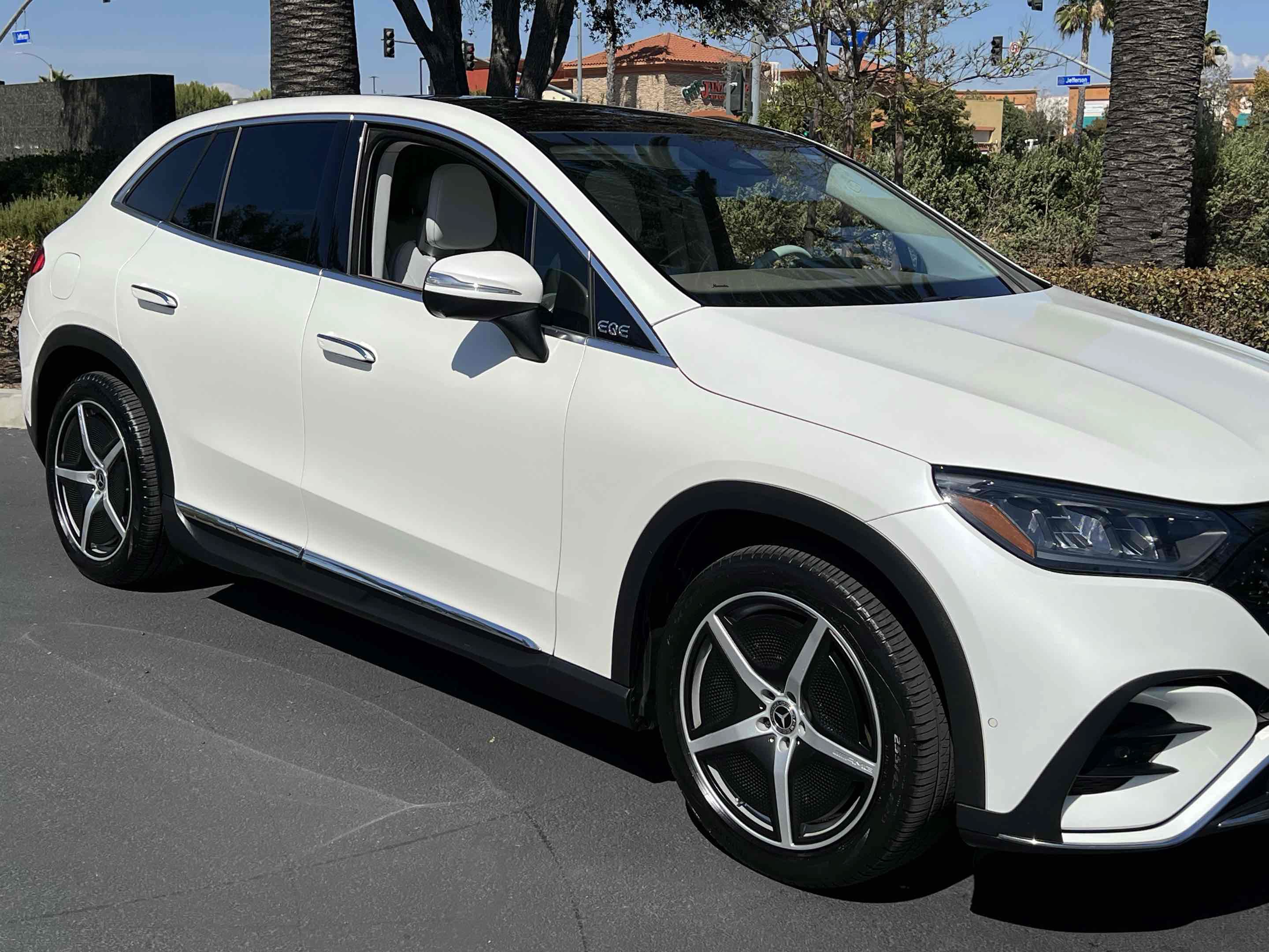 Used 2023 Mercedes-Benz EQE 350+ SUV w/ AMG Line Exterior Package image 43