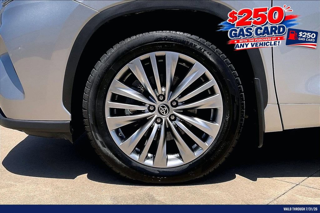 Used 2023 Toyota Highlander Platinum AWD/4WD image 9
