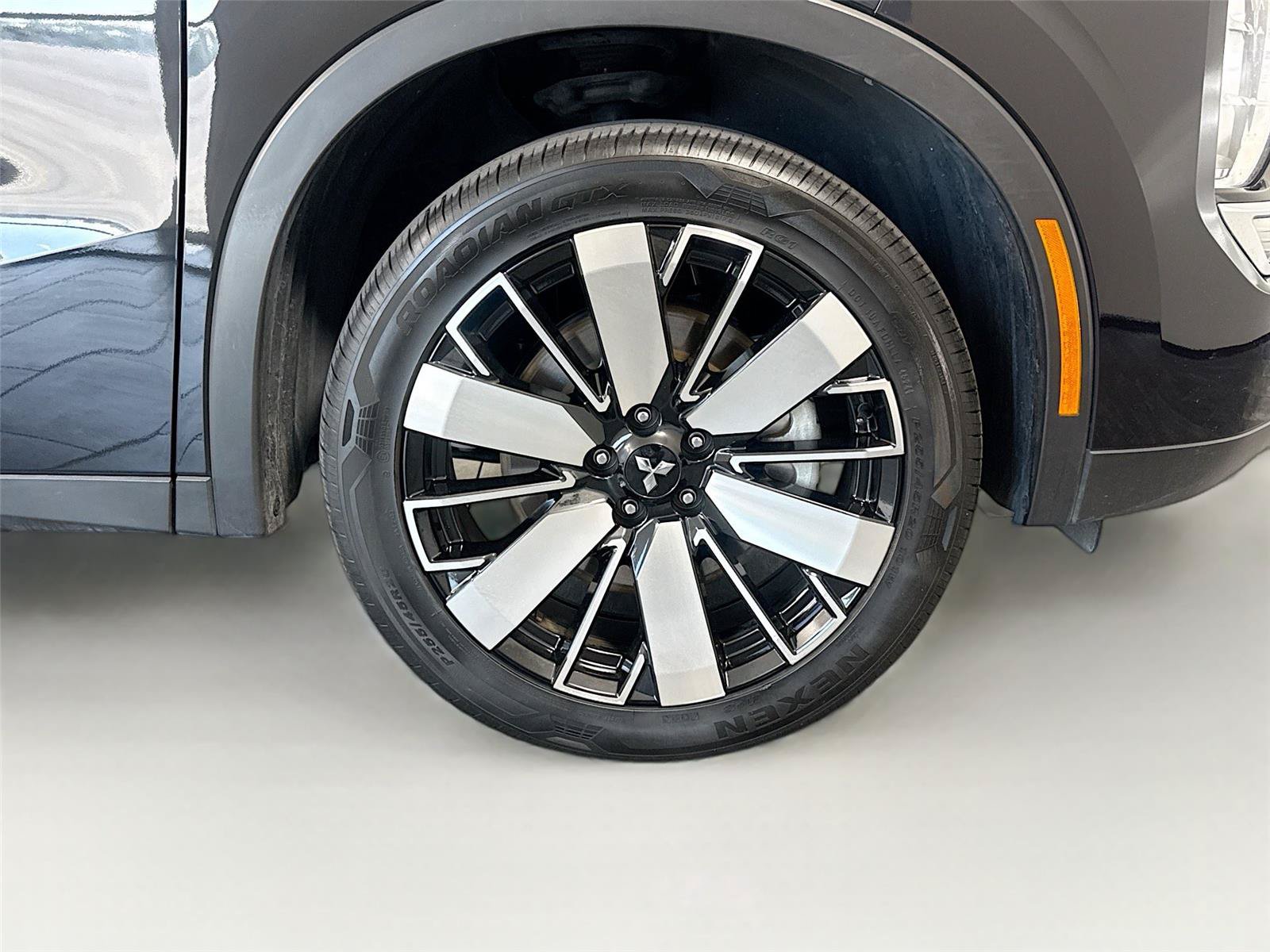 Used 2025 Mitsubishi Outlander SE FWD image 33