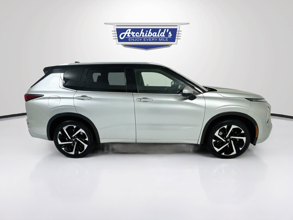 Used 2023 Mitsubishi Outlander SEL FWD image 9