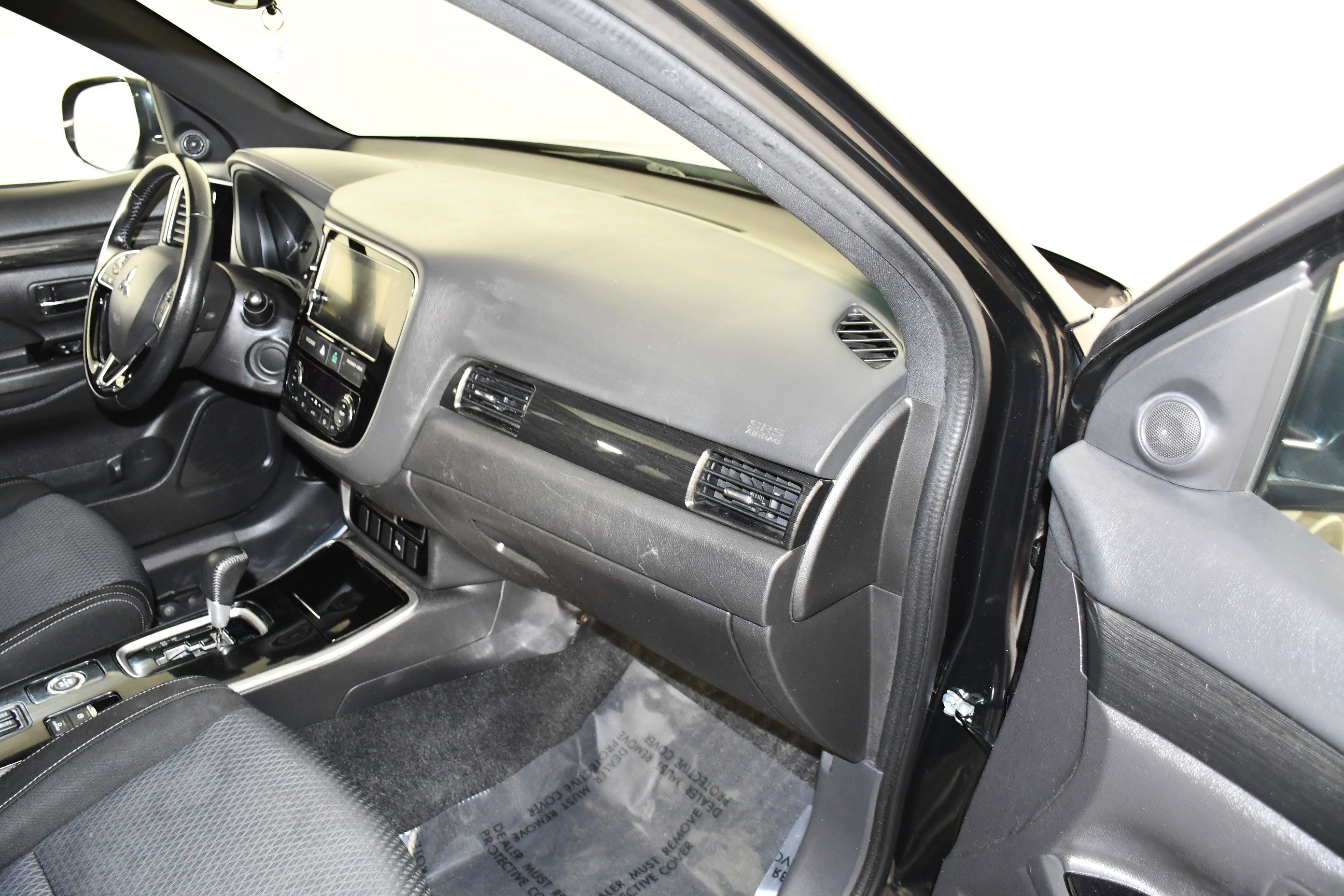 Used 2018 Mitsubishi Outlander LE AWD/4WD image 41