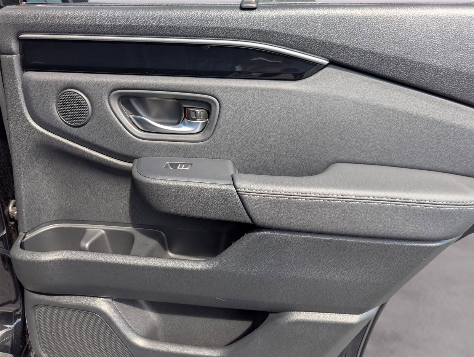 Used 2025 Honda Pilot EX-L image 36