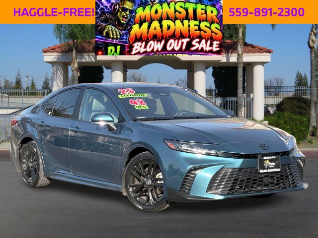 Used 2025 Toyota Camry SE w/ Multimedia Upgrade Package FWD image 1
