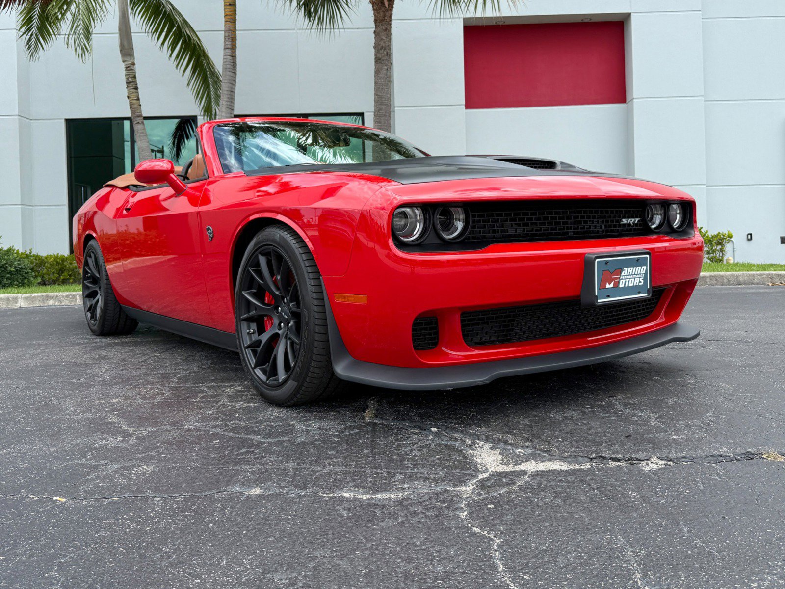 Used 2015 Dodge Challenger SRT Hellcat image 4