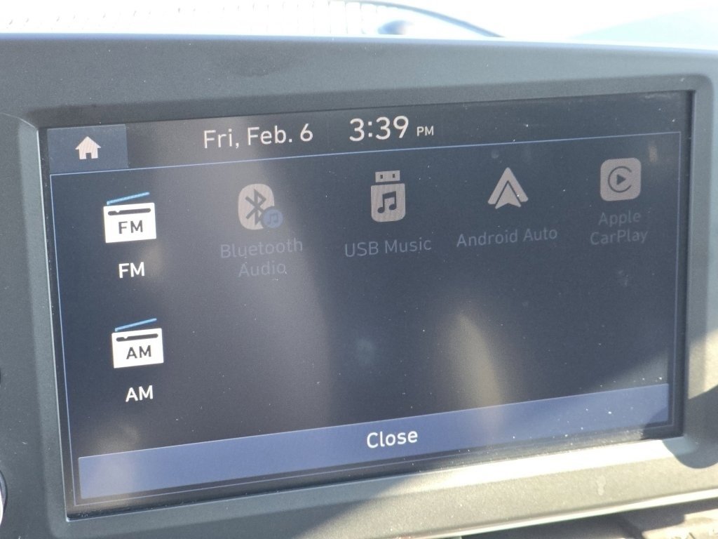 Used 2025 Hyundai Elantra Blue image 32