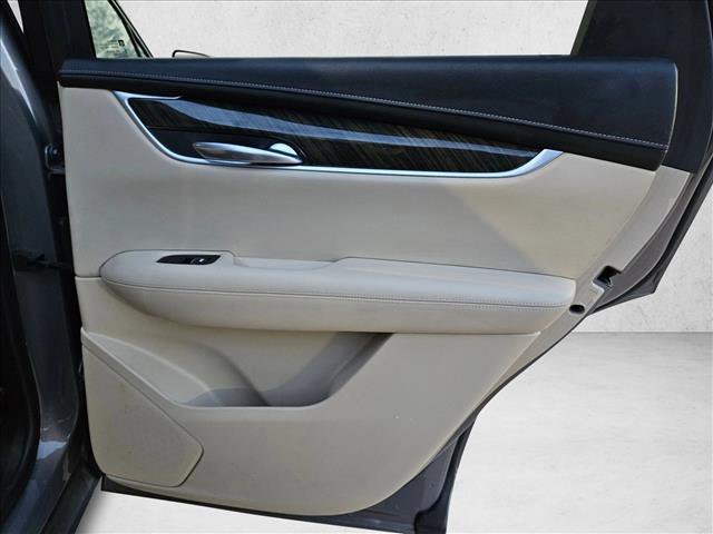 Used 2018 Cadillac XT5 FWD image 20
