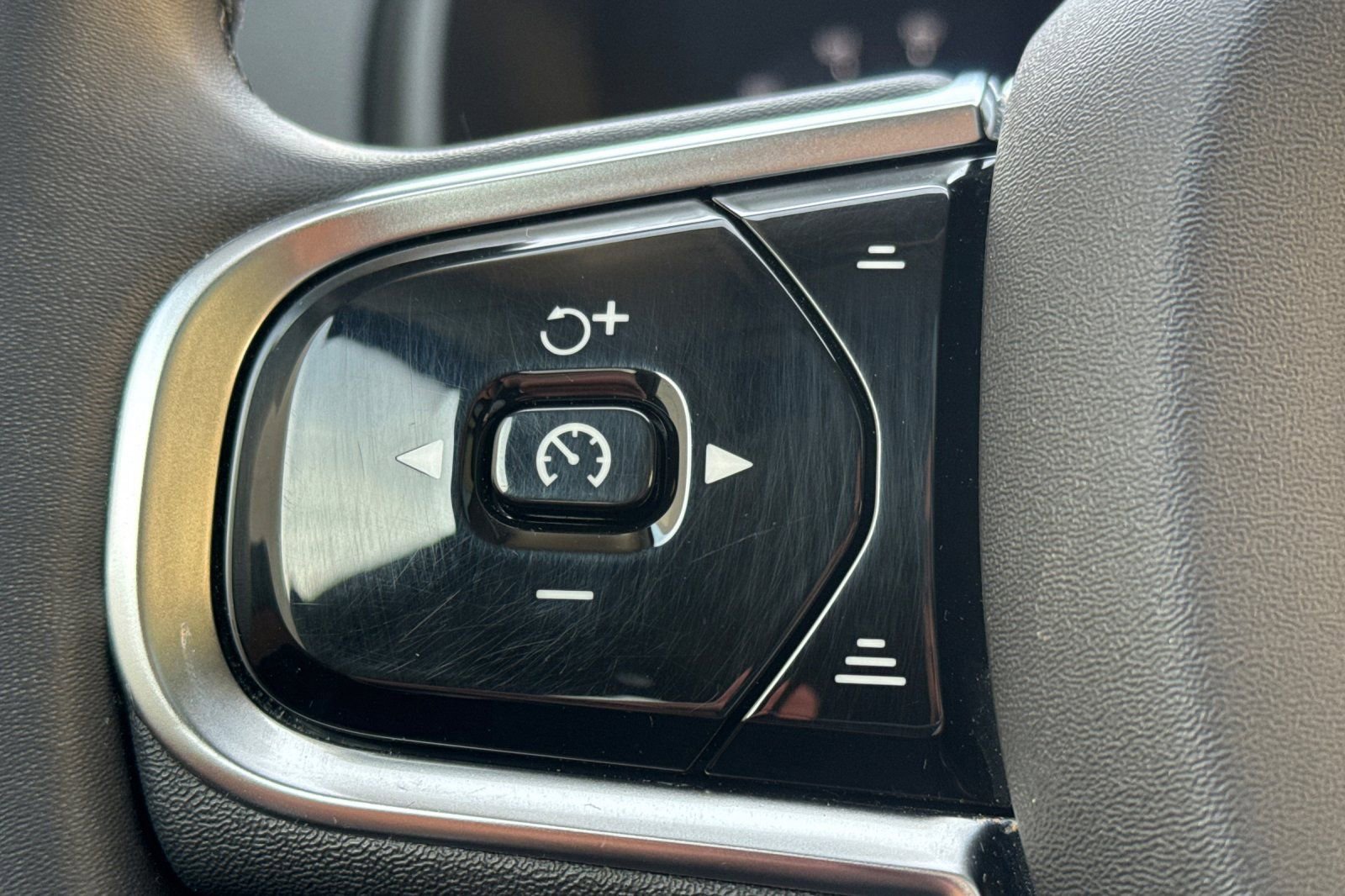 Used 2023 Volvo XC90 T8 Plus w/ Protection Package Premier image 26