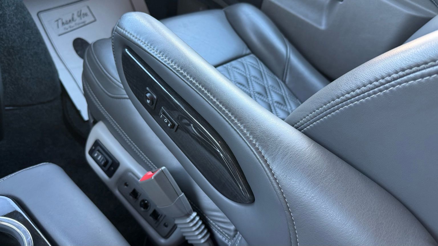 Used 2023 Chevrolet Express 2500 image 21