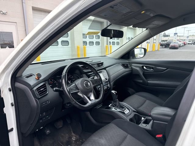 Used 2017 Nissan Rogue SV image 7