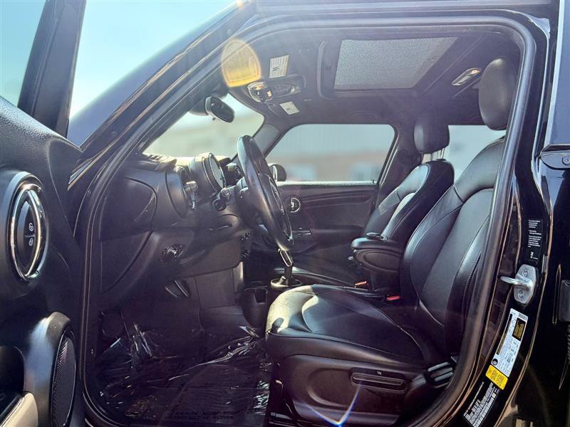 Used 2021 MINI Cooper 4-Door Hardtop FWD image 10