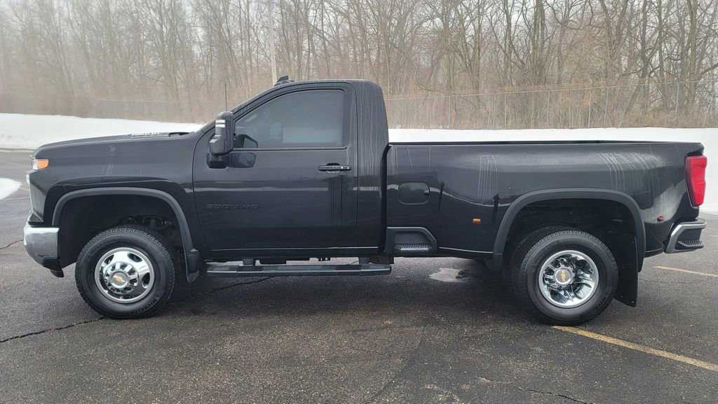 Used 2024 Chevrolet Silverado 3500 LT w/ Convenience Package image 7