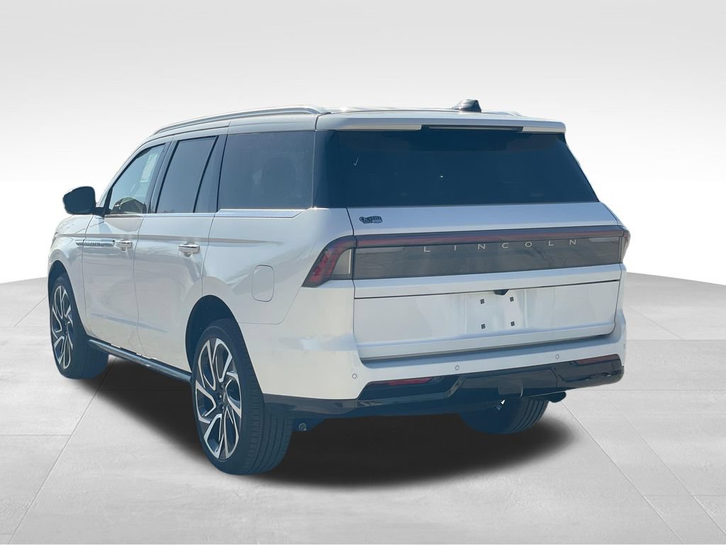 New 2026 Lincoln Navigator Reserve AWD/4WD image 3