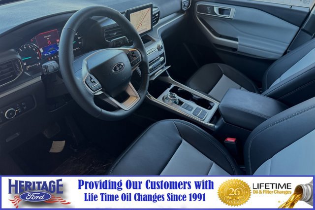 New 2024 Ford Explorer XLT w/ Equipment Group 202A image 7