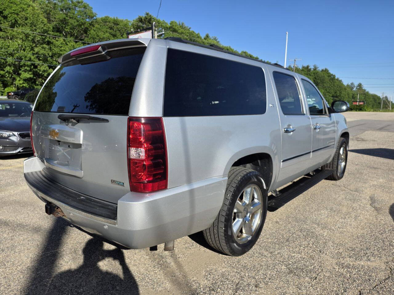 Used 2012 Chevrolet Suburban LTZ AWD/4WD image 8
