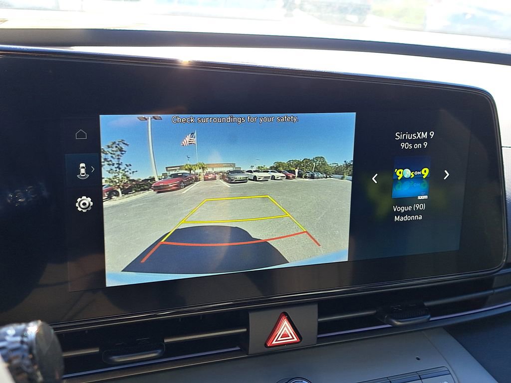 New 2025 Hyundai Elantra Limited image 23