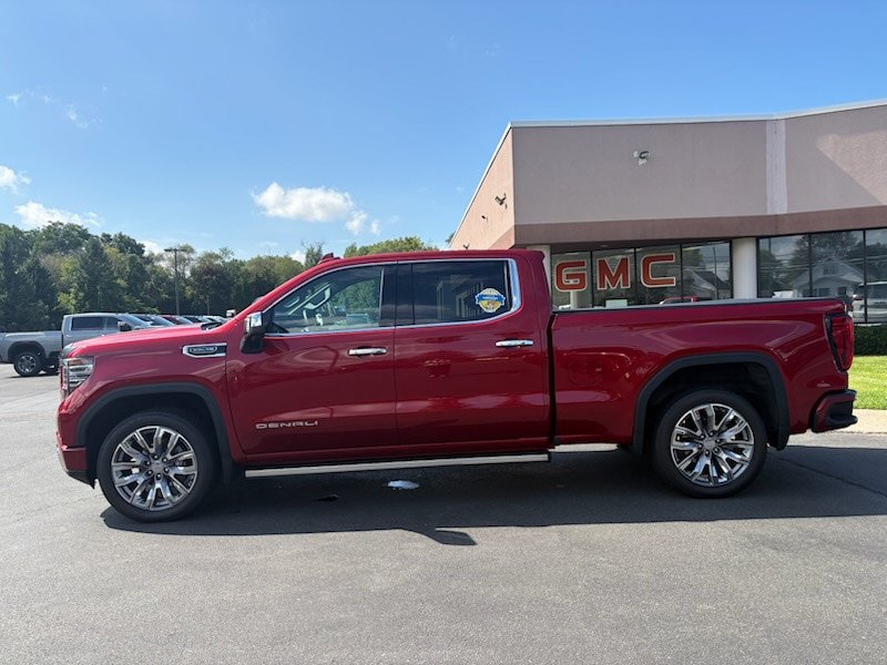 Used 2024 GMC Sierra 1500 Denali w/ Denali Reserve Package AWD/4WD image 2