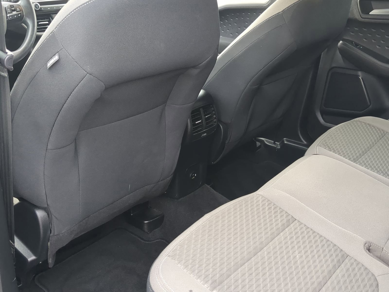 Used 2020 Ford Escape SE image 20