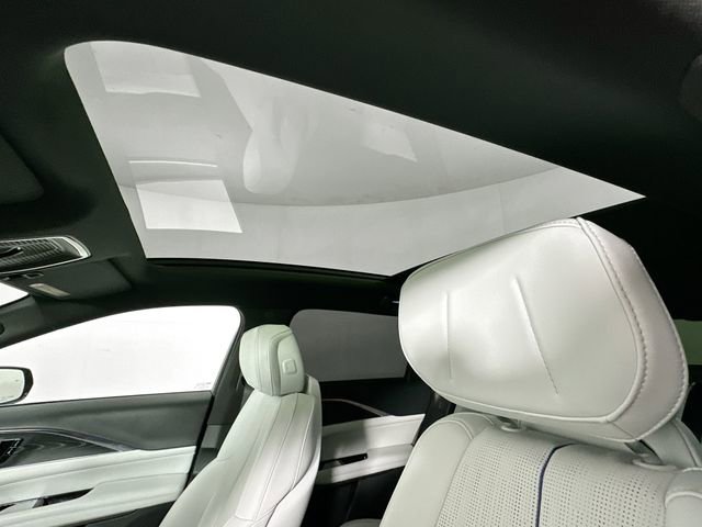 Used 2024 Cadillac Lyriq Sport image 18