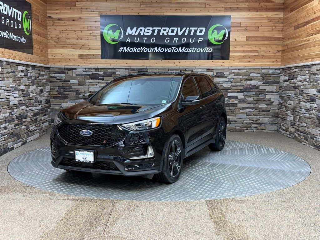 Used 2020 Ford Edge ST w/ Cold Weather Package image 4