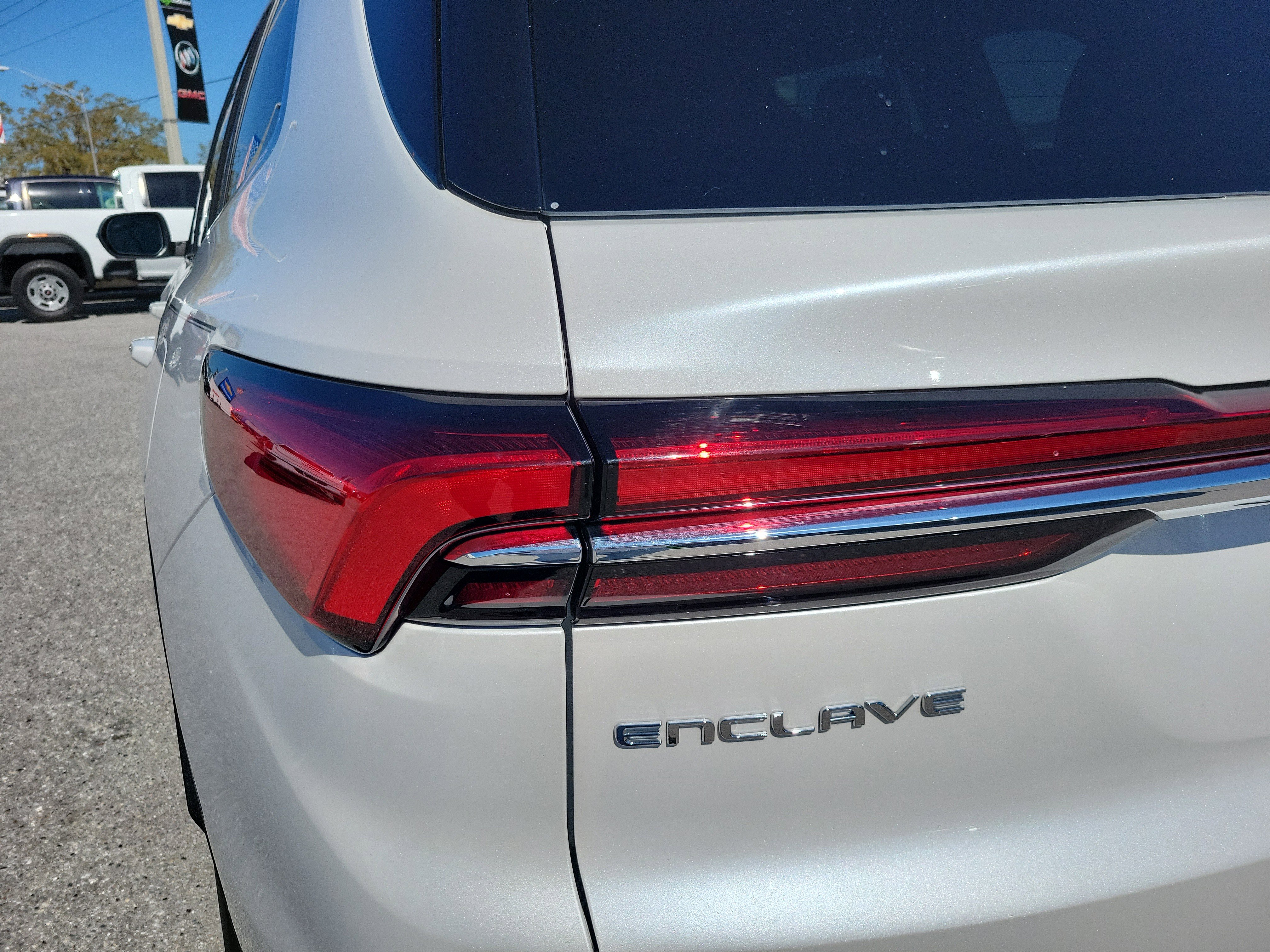 Used 2025 Buick Enclave Preferred image 10