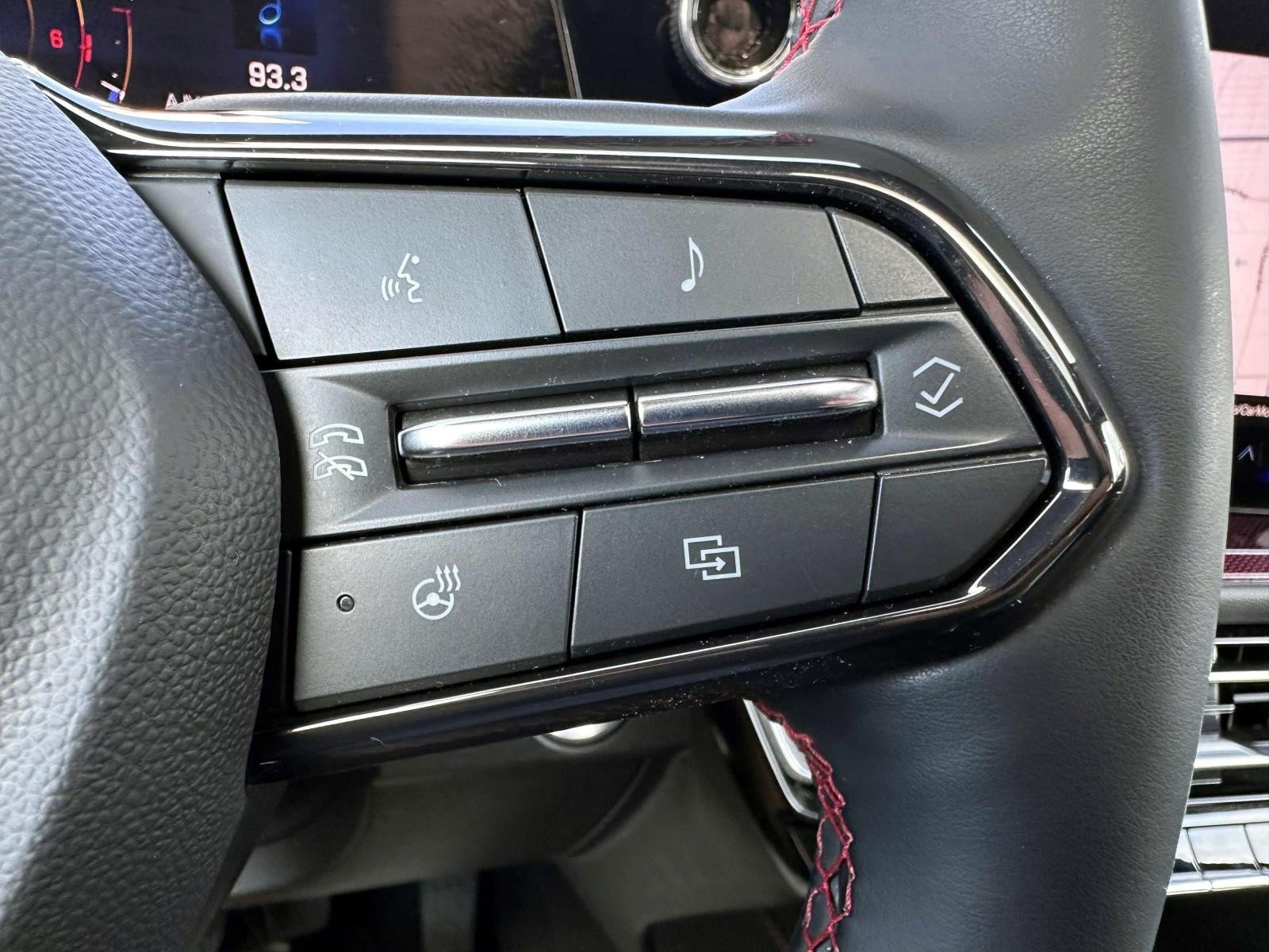 Used 2024 Chevrolet Traverse RS AWD/4WD image 21