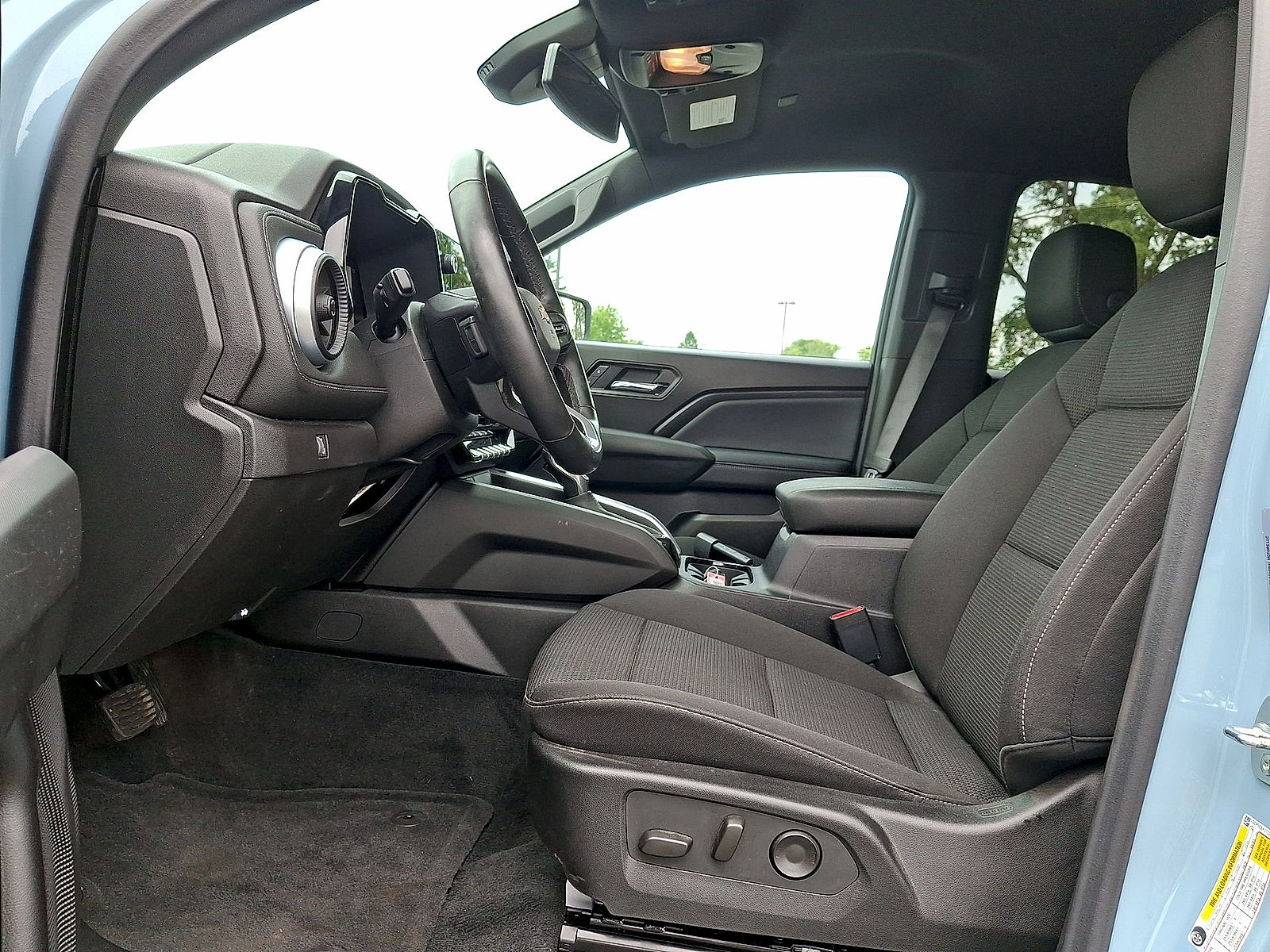 Used 2026 Chevrolet Colorado LT RWD image 11