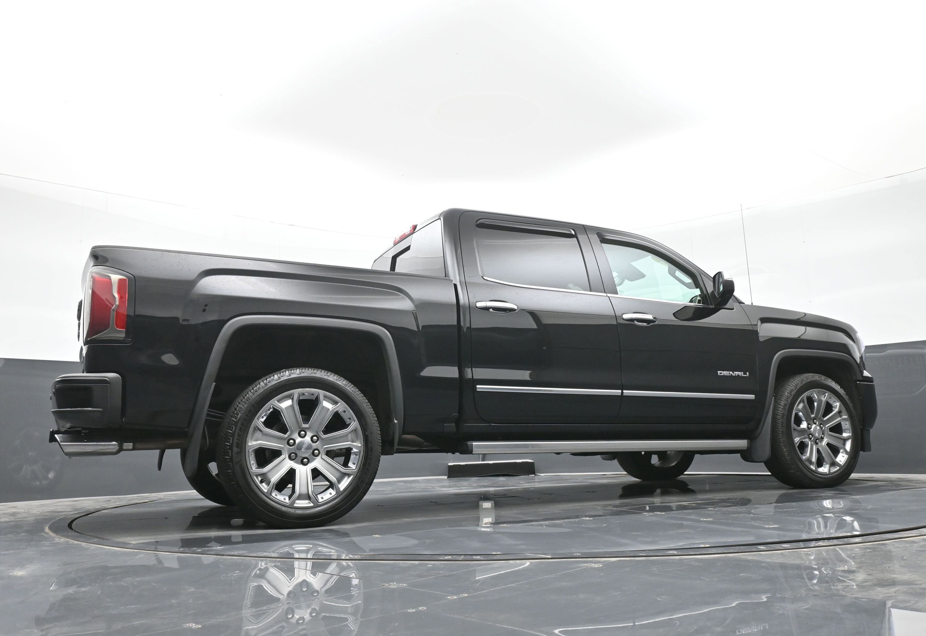 Used 2018 GMC Sierra 1500 Denali w/ Denali Ultimate Package image 39