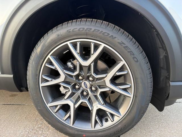New 2027 Ford Explorer Platinum AWD/4WD image 12