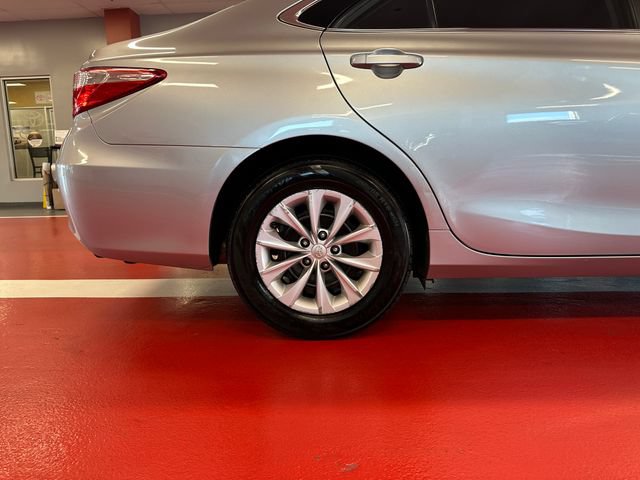 Used 2016 Toyota Camry LE FWD image 29