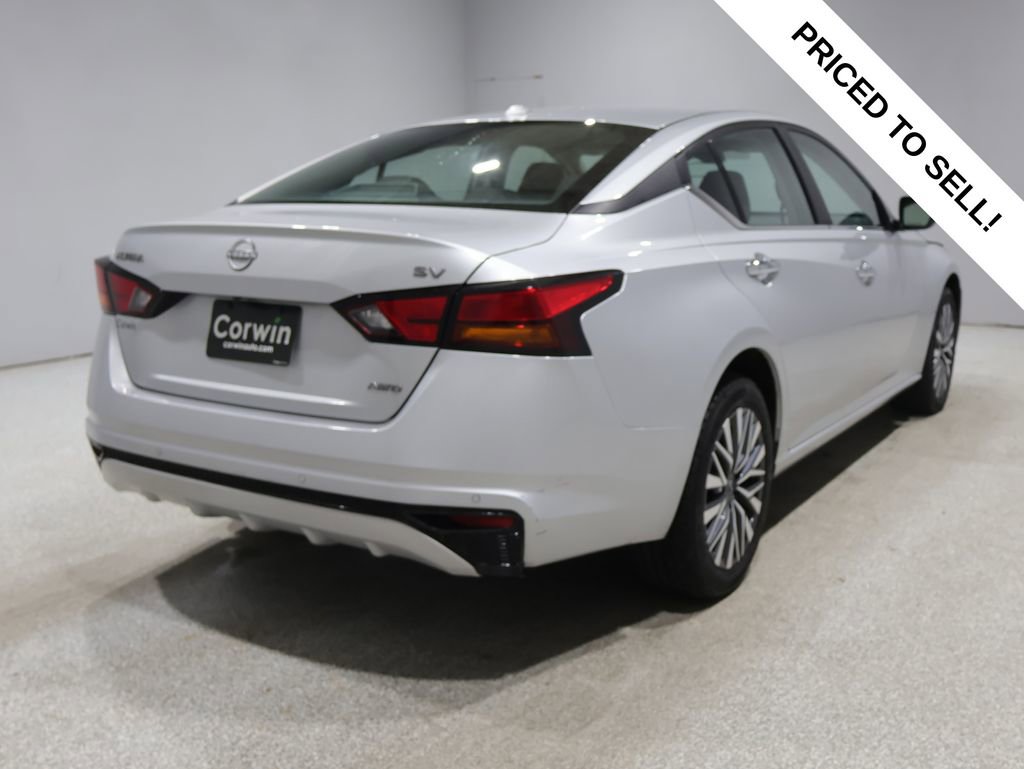 Used 2024 Nissan Altima 2.5 SV AWD/4WD image 2