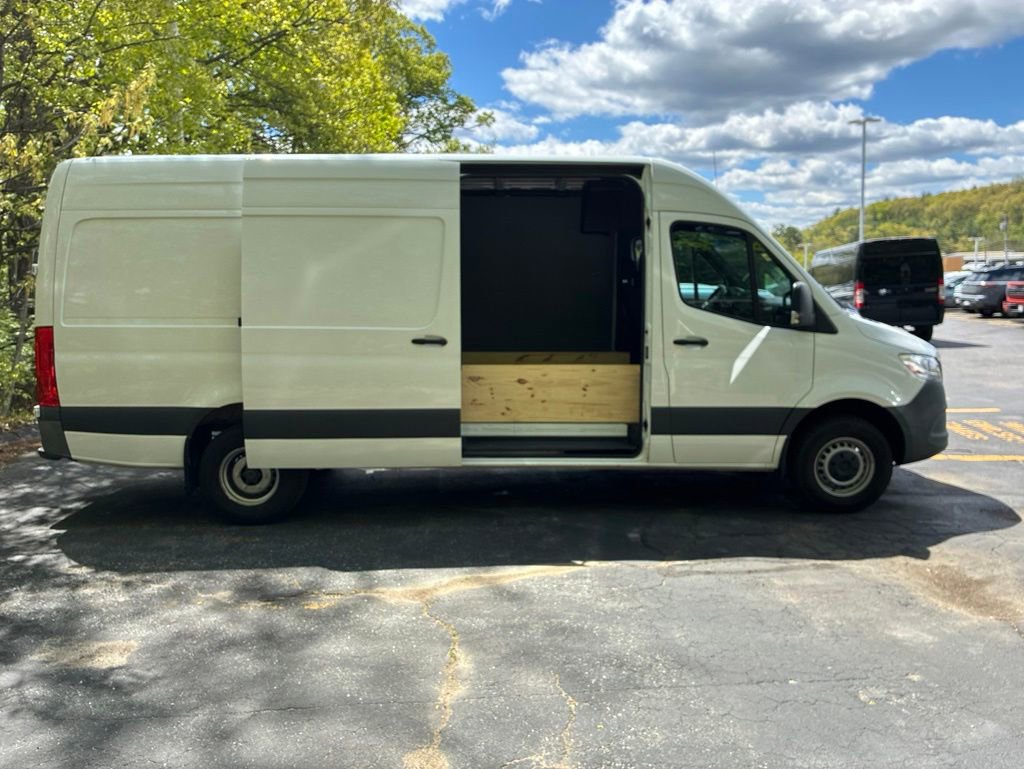 Used 2022 Mercedes-Benz Sprinter 3500 image 21