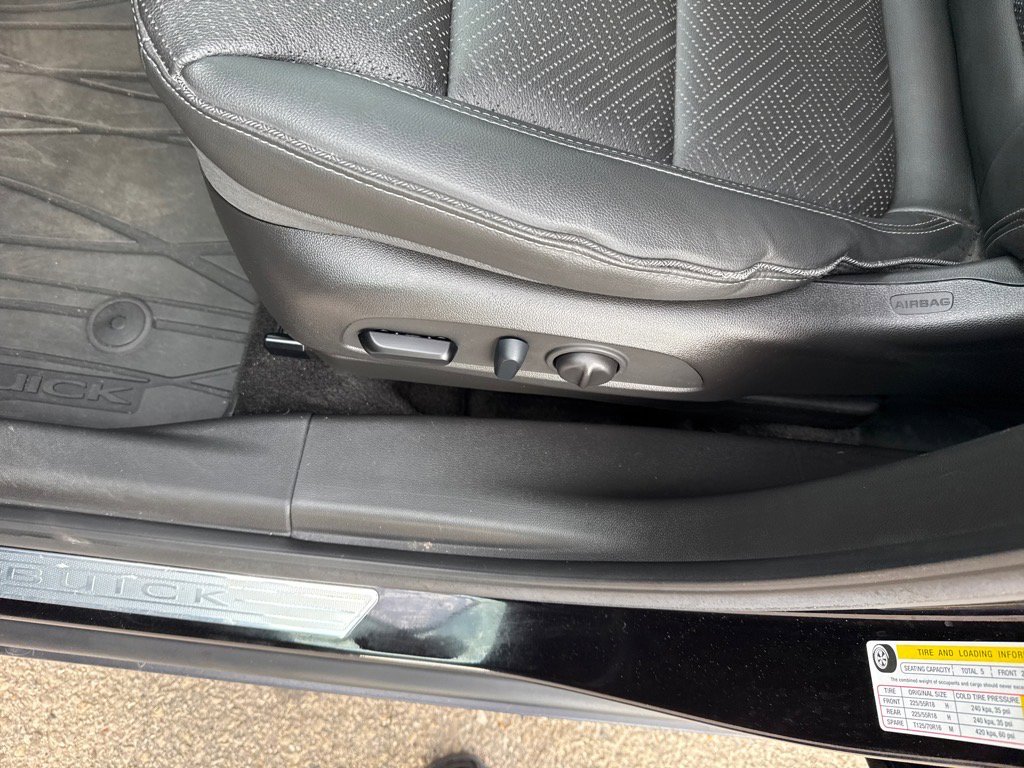 Used 2023 Buick Encore GX Essence w/ Experience Buick Package image 16