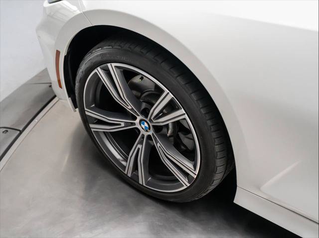 Used 2024 BMW 330i Sedan w/ Premium Package RWD image 13
