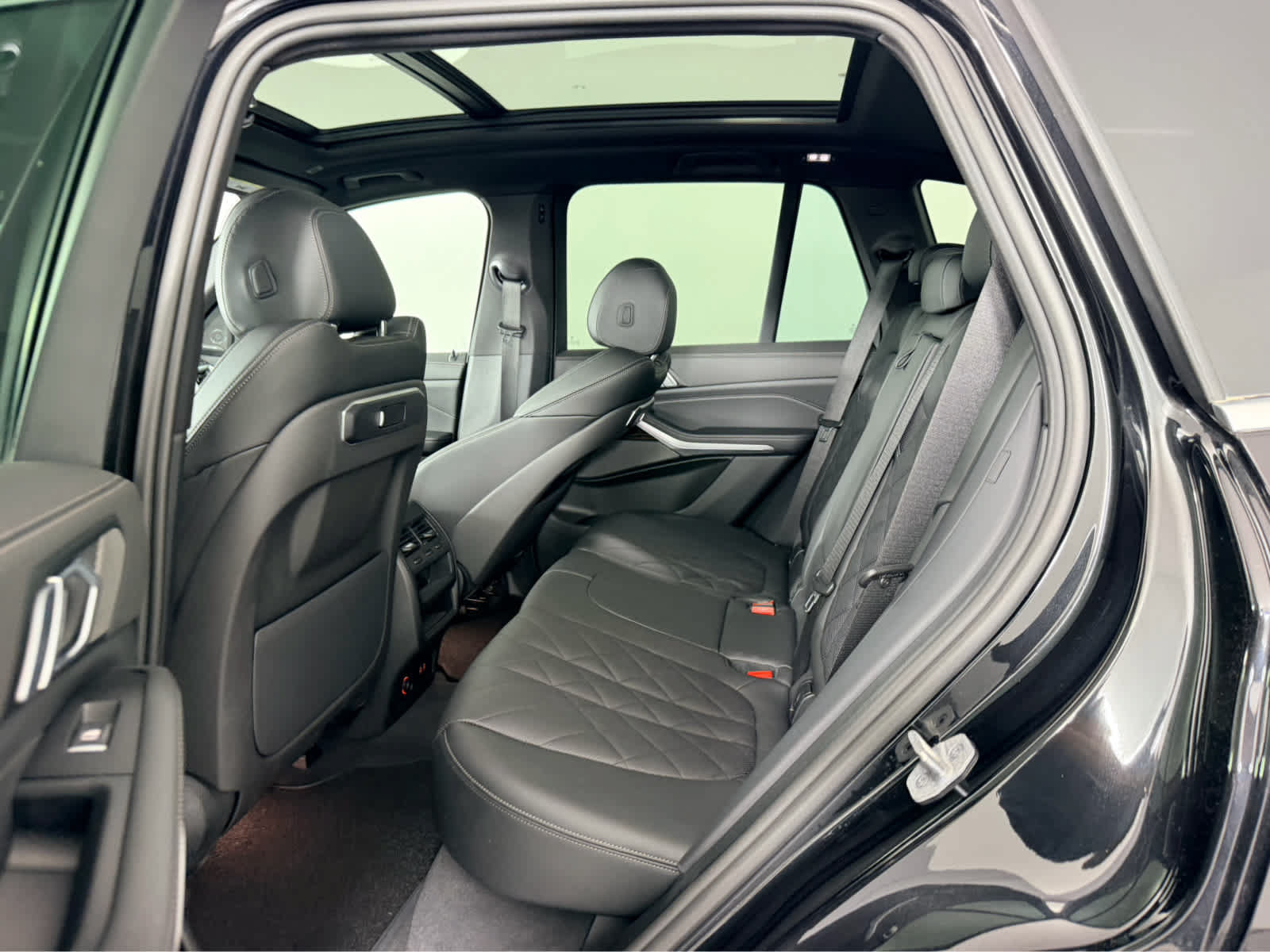 Used 2024 BMW X5 xDrive40i w/ Premium Package AWD/4WD image 13