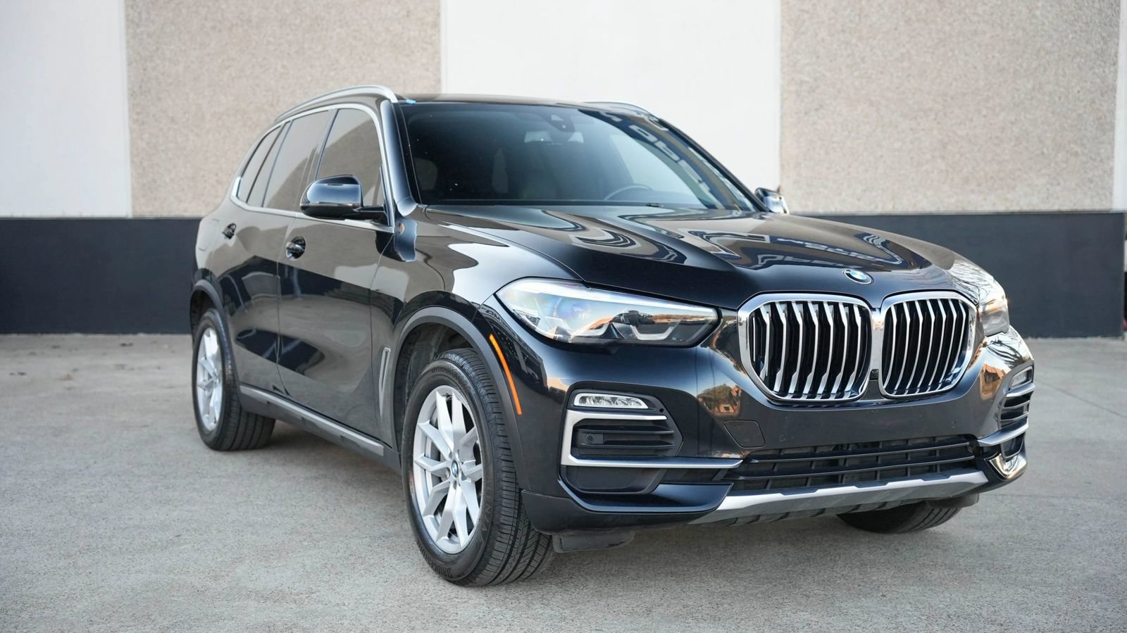 Used 2019 BMW X5 xDrive40i w/ Convenience Package AWD/4WD image 4