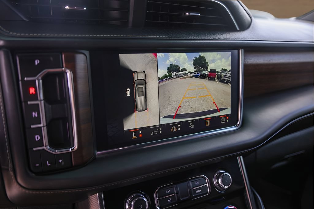 Used 2024 GMC Yukon XL Denali Ultimate AWD/4WD image 16