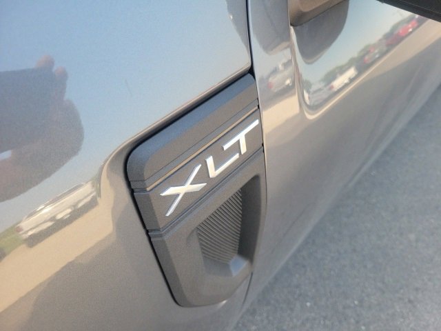 New 2025 Ford Maverick XLT w/ XLT Luxury Package image 9