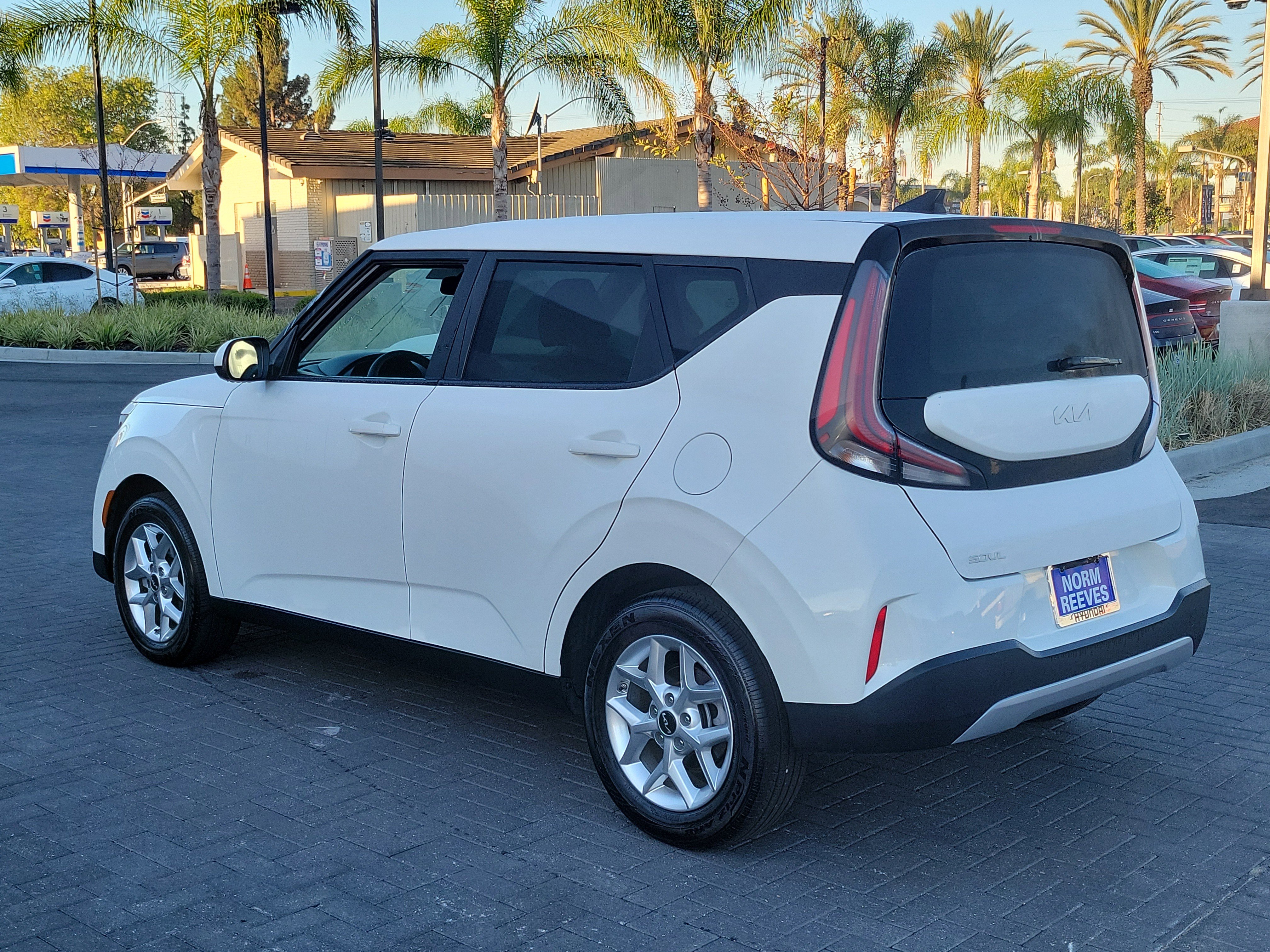 Used 2025 Kia Soul LX image 27