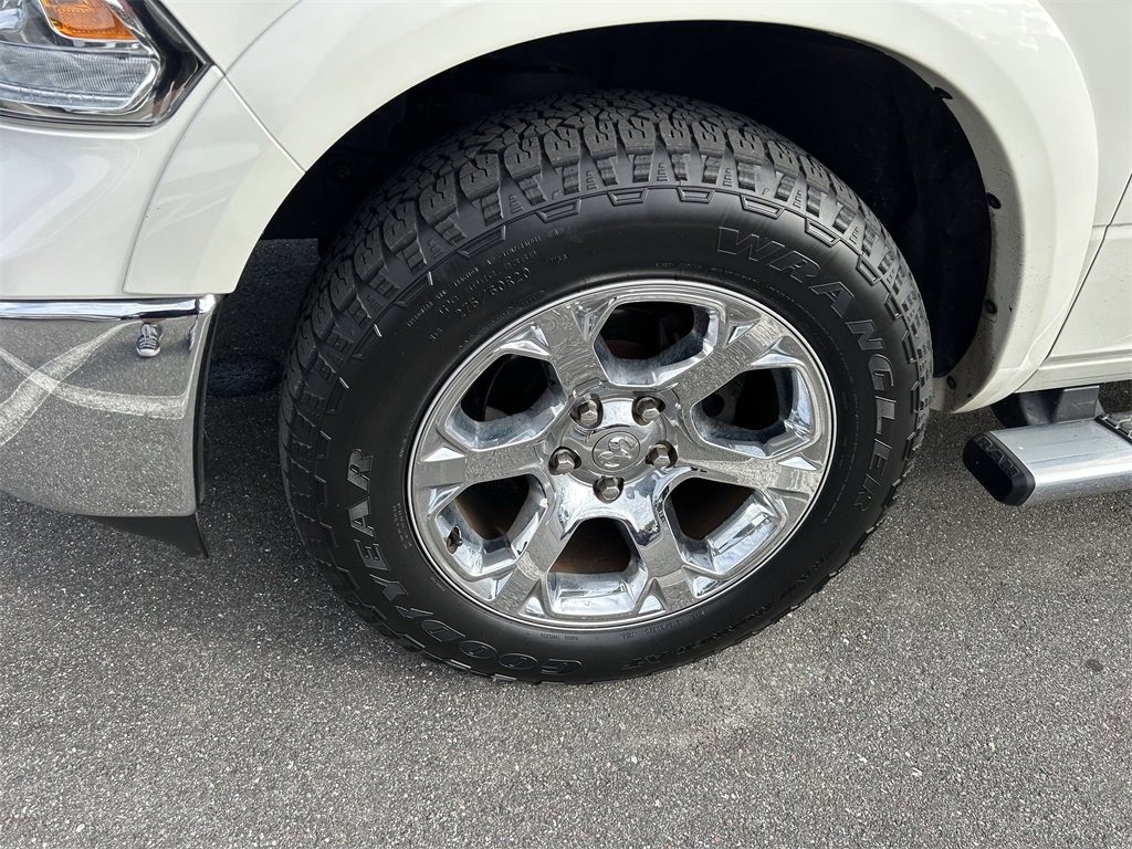 Used 2017 RAM 1500 Laramie w/ Convenience Group image 5