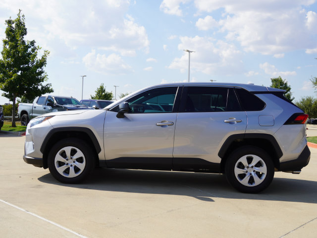 Used 2025 Toyota RAV4 LE AWD/4WD image 3